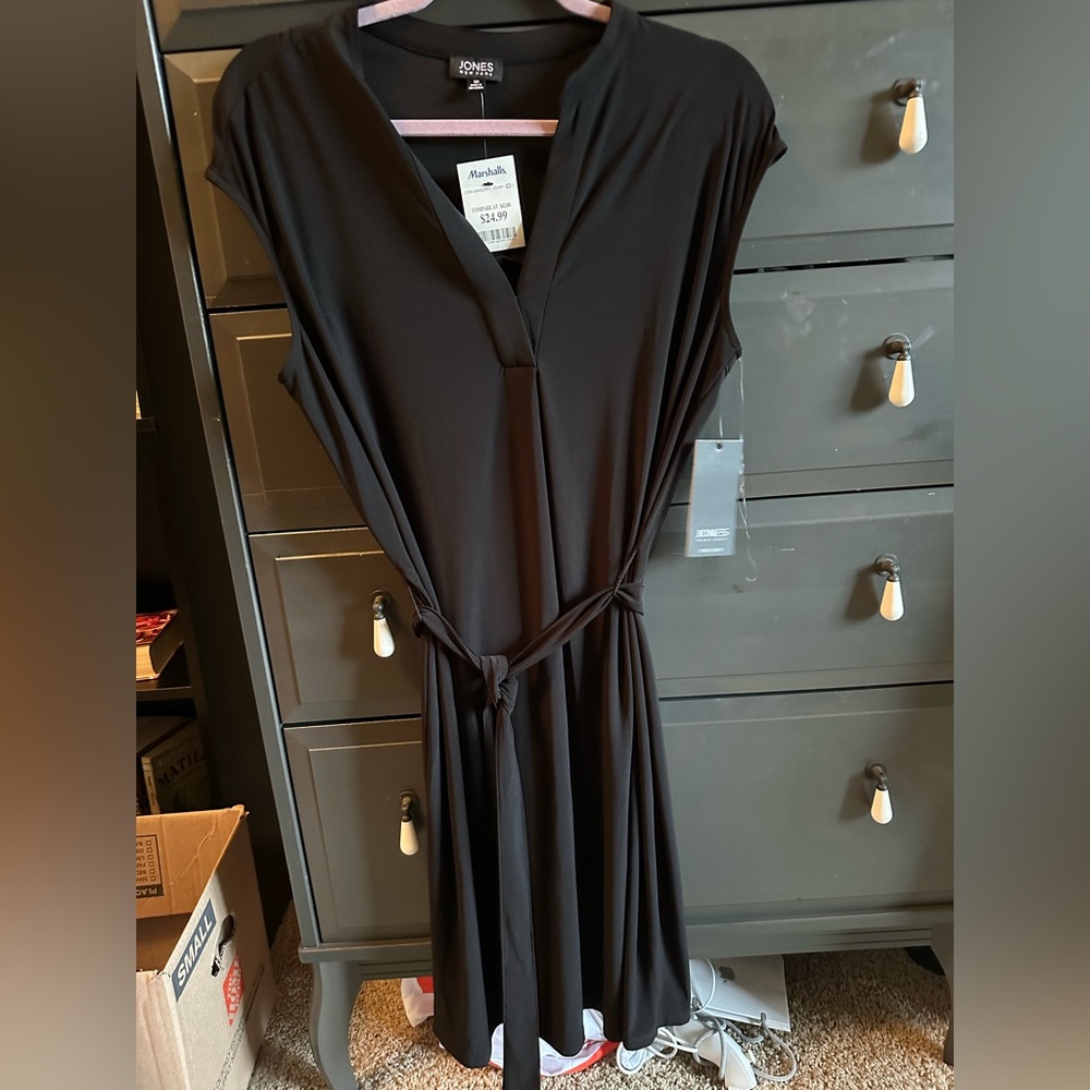 NWT Jones New York Black Jersey Dress | Size 10 | V-neck and tie-waist